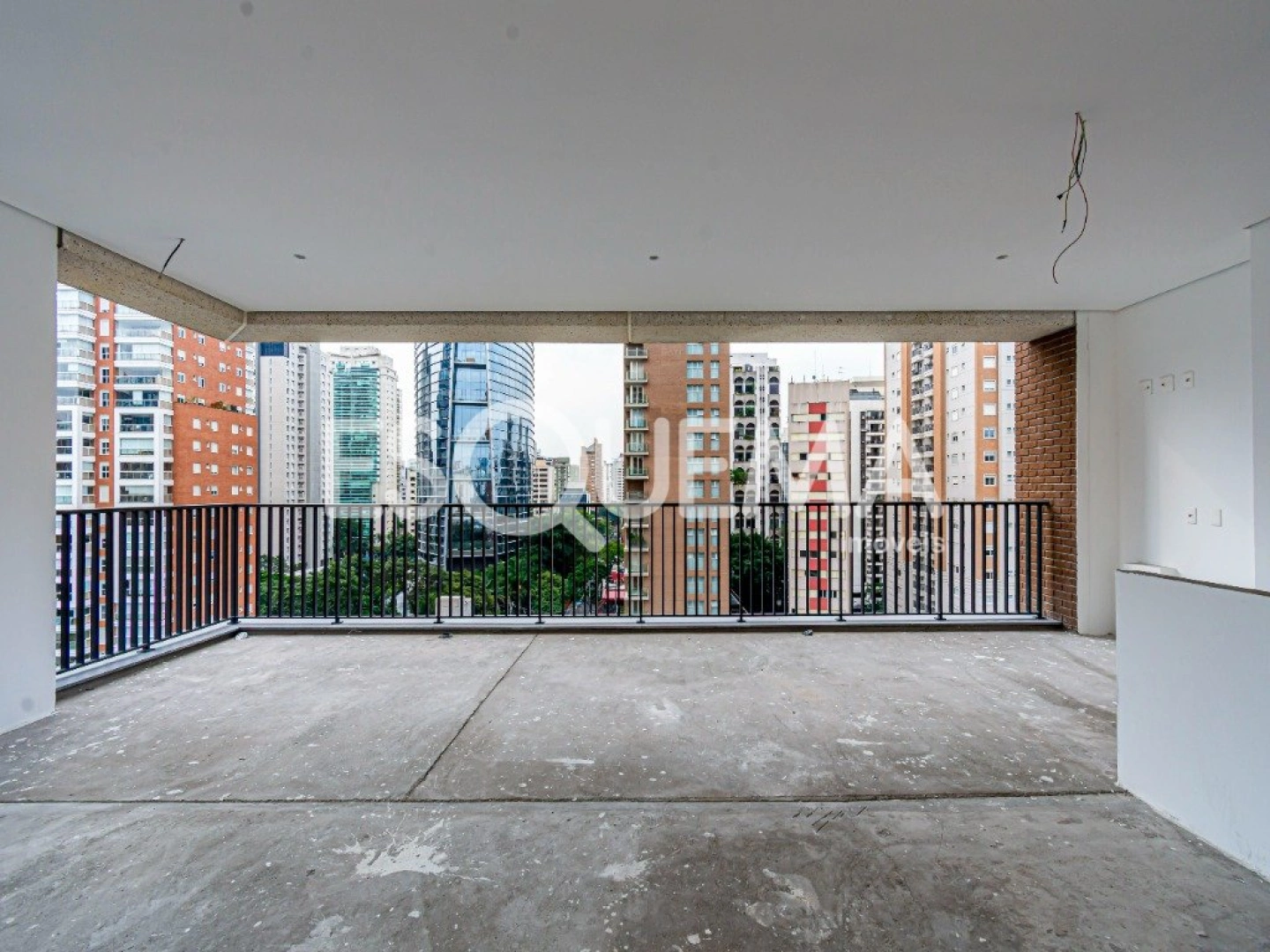 Apartamento em edifício bem localizado - Imagem 2