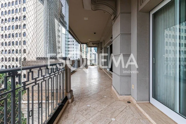 Apartamento na rua mais desejada do bairro