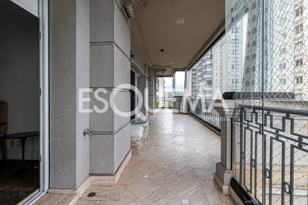 Apartamento na rua mais desejada do bairro