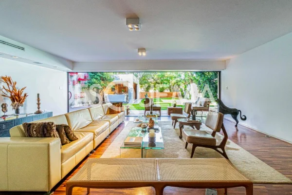 Casa totalmente reformada próxima ao Hospital Albert Einstein