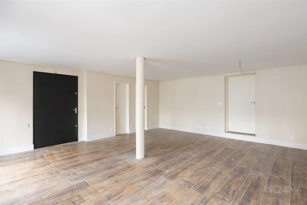 Casa comercial reformada próxima ao Parque Ibirapuera