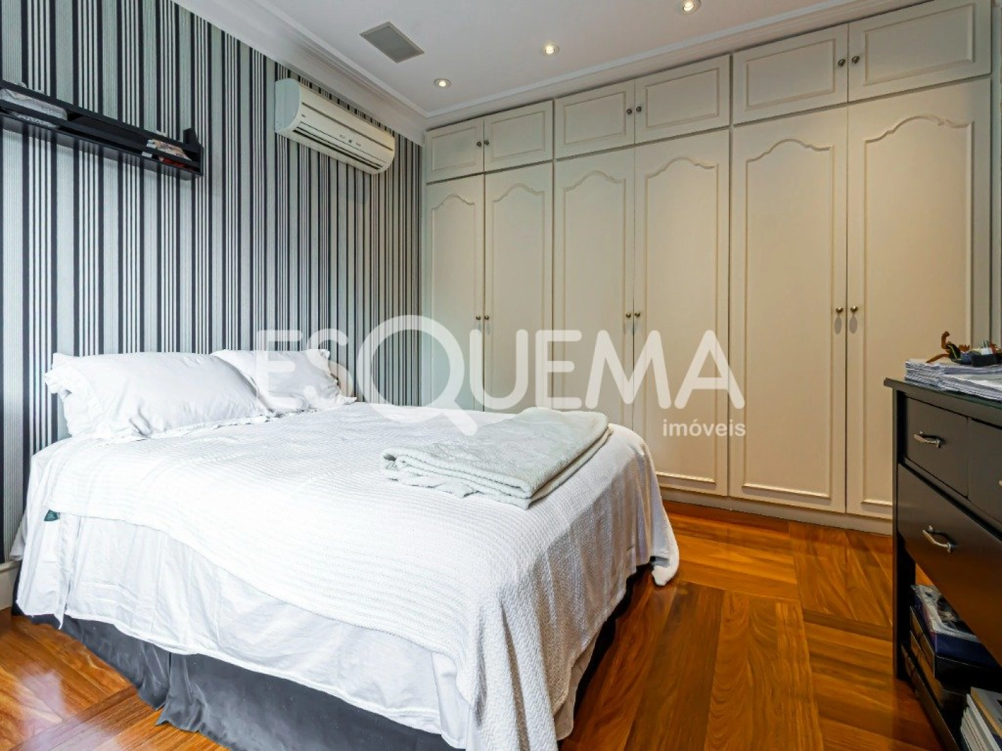 Casa elegante e confortável em rua cobiçada - Imagem 14