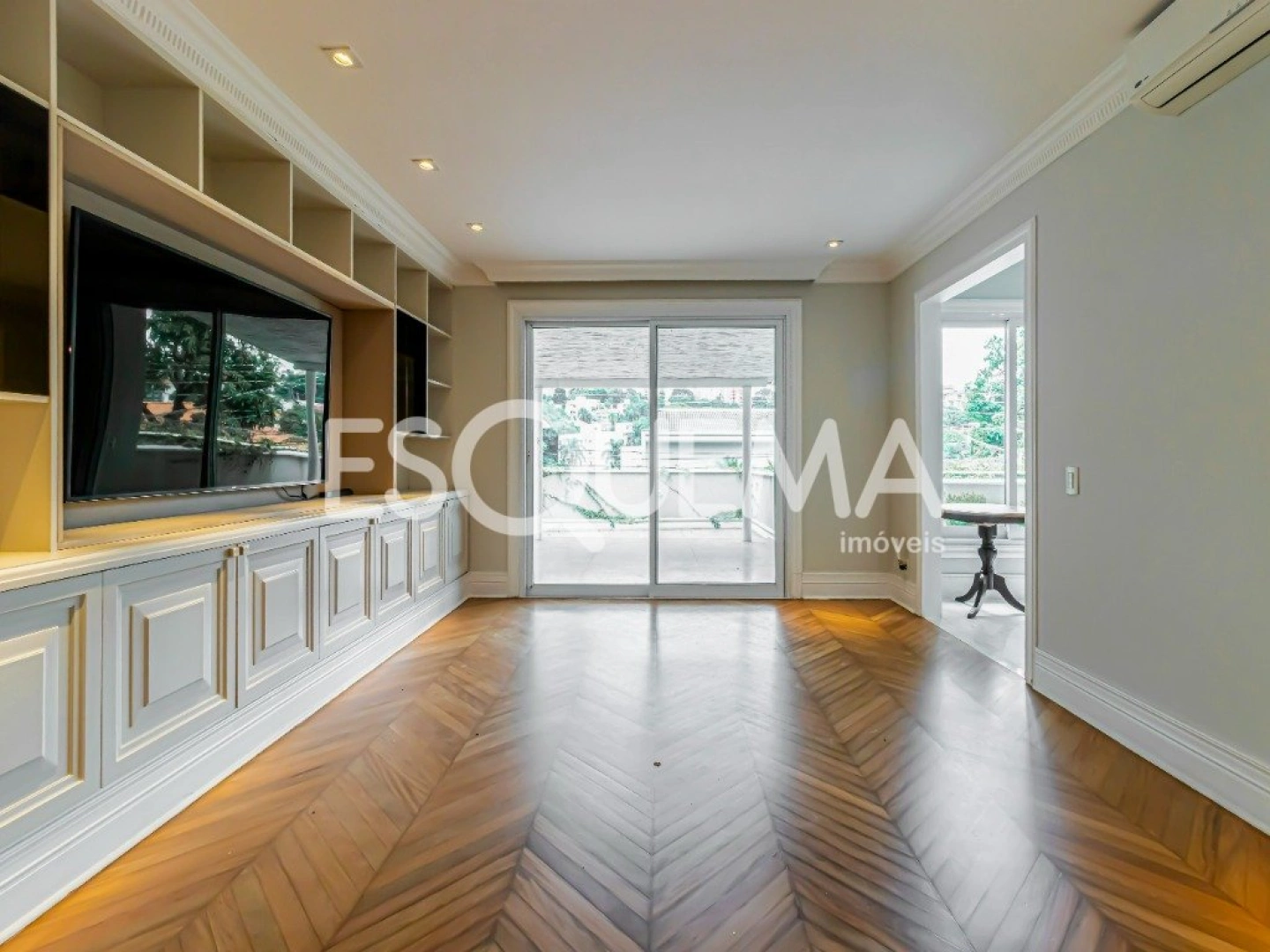 Casa reformada com estilo clássico - Imagem 12