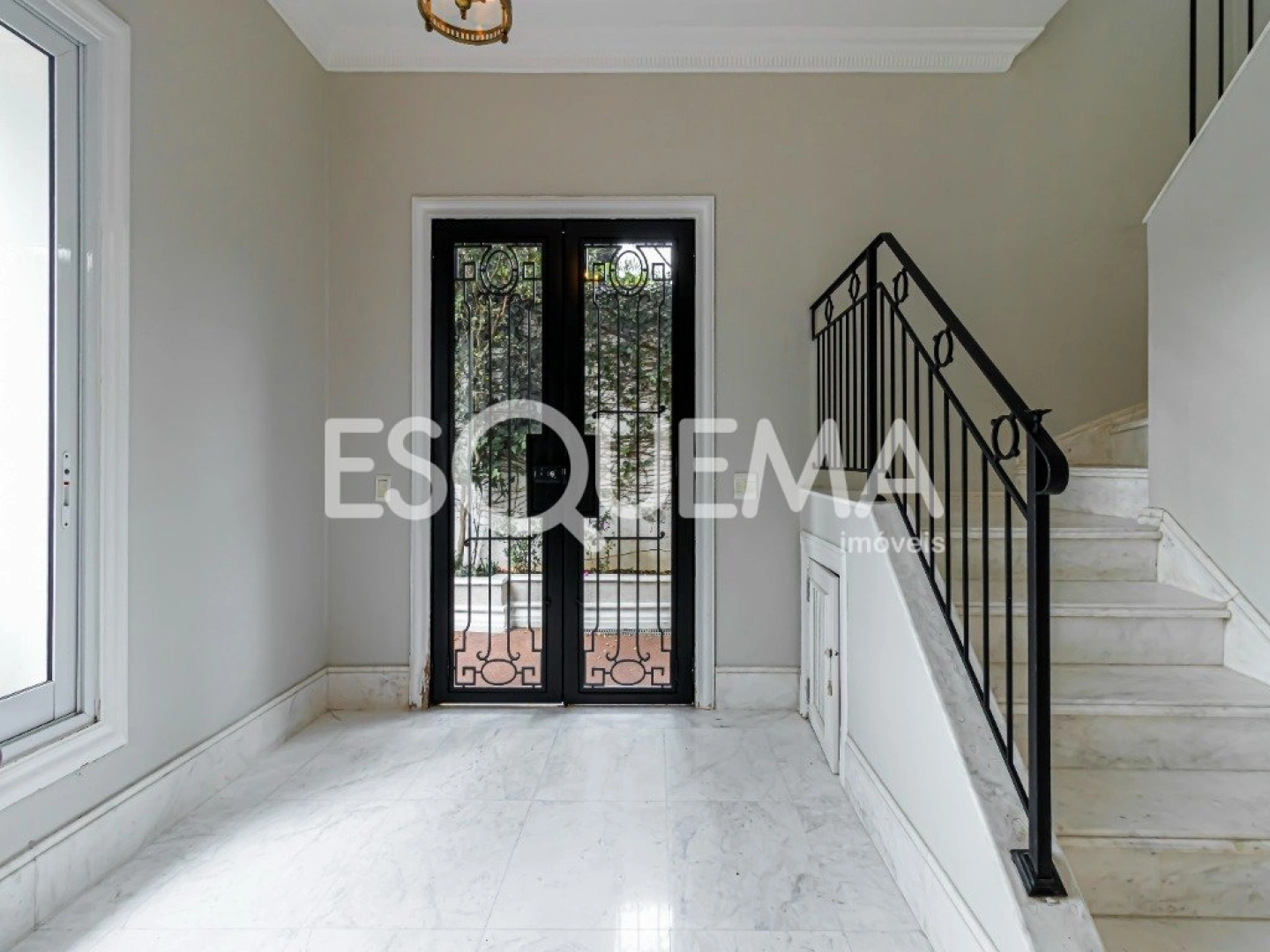 Casa reformada com estilo clássico - Imagem 7