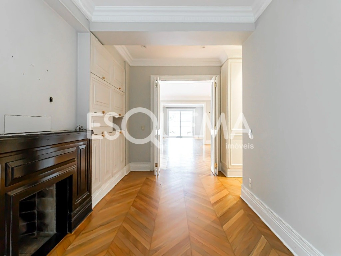 Casa reformada com estilo clássico - Imagem 8