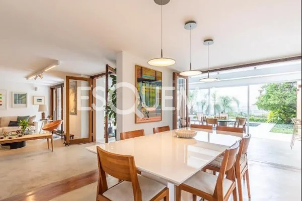 Casa em rua fechada no Jardim Guedala