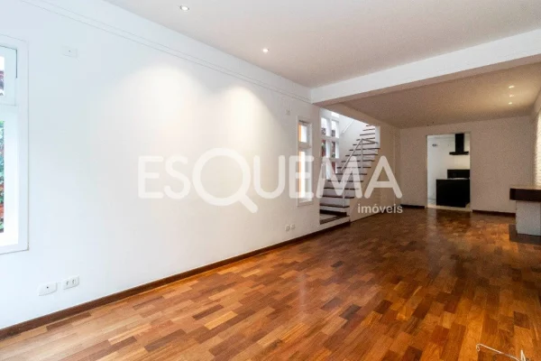 Casa reformada no Jardim Paulistano, próxima ao Shopping Iguatemi