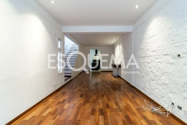 Casa reformada no Jardim Paulistano, próxima ao Shopping Iguatemi