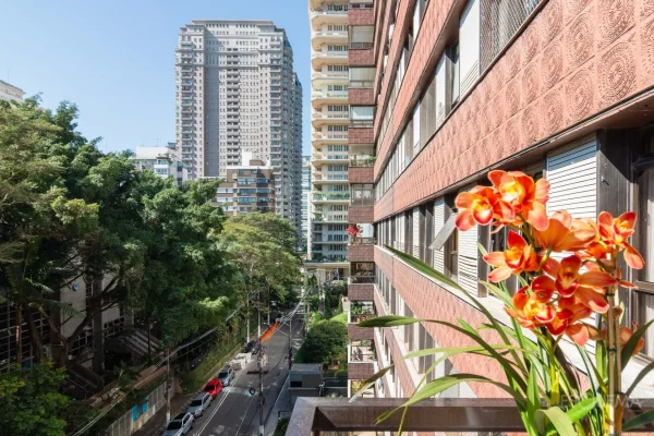 Apartamento reformado e exclusivo em frente ao Clube Pinheiros