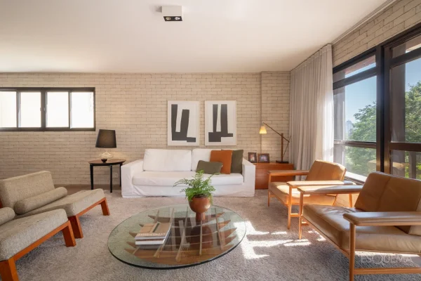 Apartamento reformado e exclusivo em frente ao Clube Pinheiros
