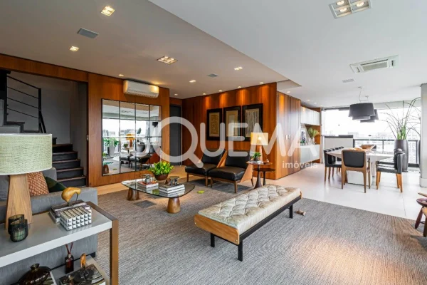 Cobertura duplex em Moema Pássaros, em prédio novo com lazer completo.