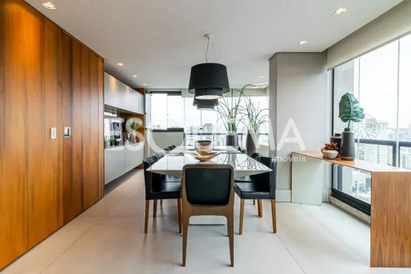 Cobertura duplex em Moema Pássaros, em prédio novo com lazer completo.