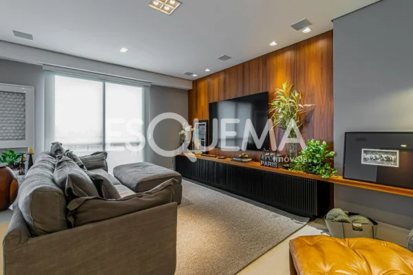 Cobertura duplex em Moema Pássaros, em prédio novo com lazer completo.