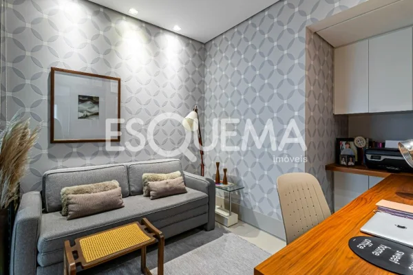 Cobertura duplex em Moema Pássaros, em prédio novo com lazer completo.