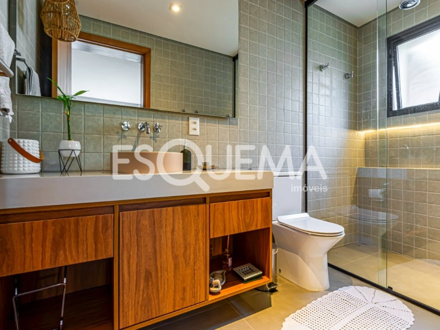 Casa térrea com amplo jardim e piscina - Imagem 14
