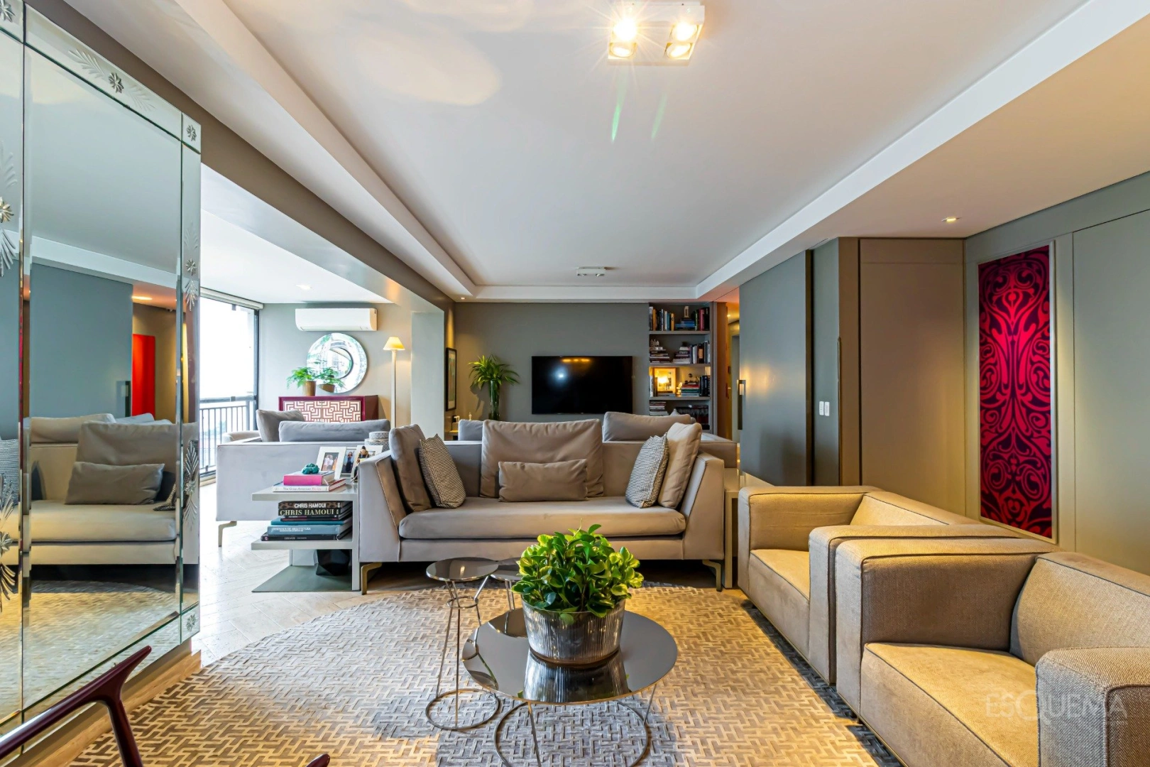 Apartamento reformado em edifício neoclássico contemporâneo em Moema - Imagem 11