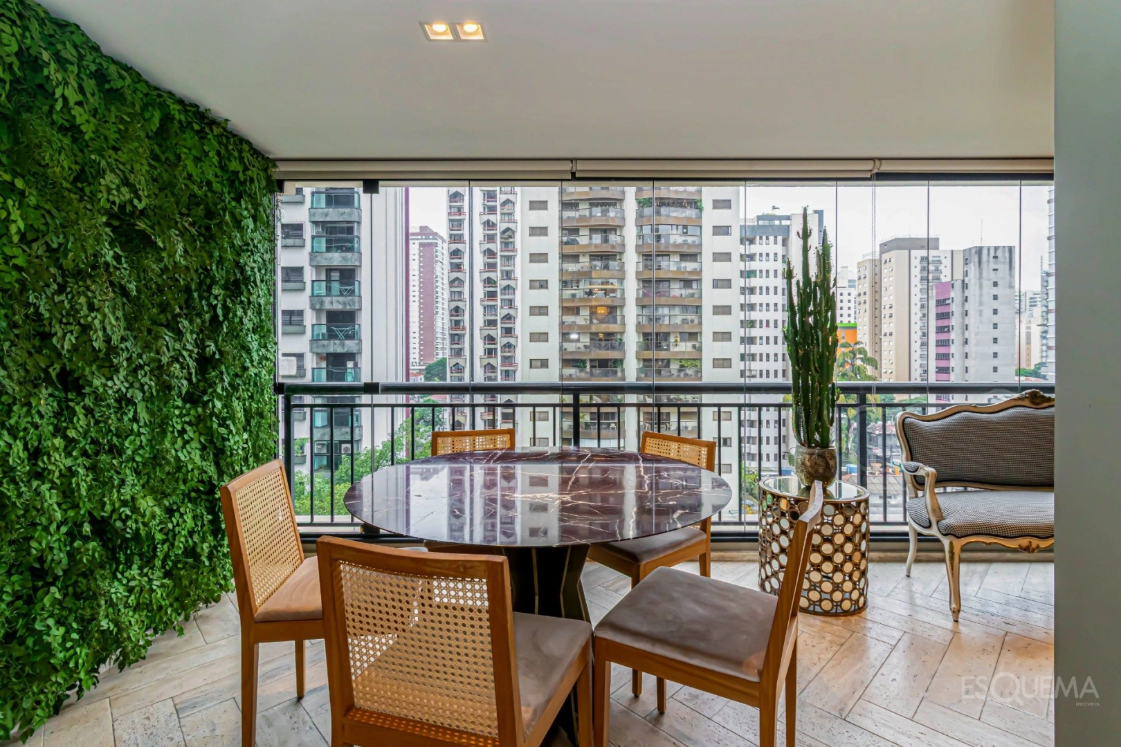 Apartamento reformado em edifício neoclássico contemporâneo em Moema - Imagem 15