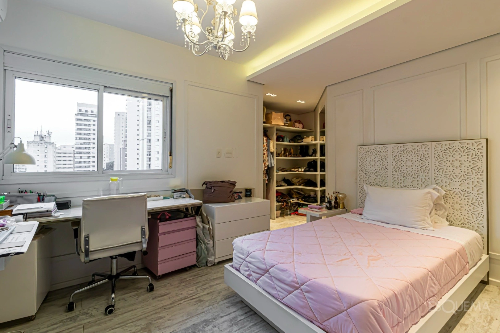 Apartamento reformado em edifício neoclássico contemporâneo em Moema - Imagem 8