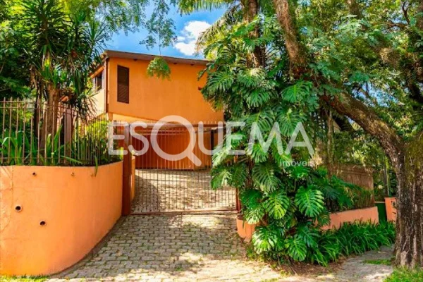 Casa em rua fechada no Jardim Guedala