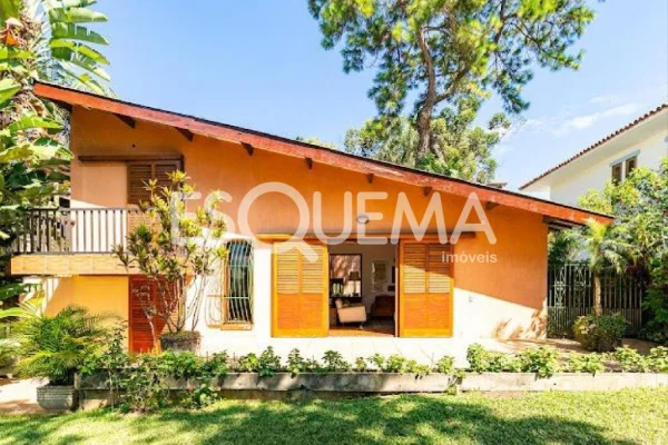 Casa em rua fechada no Jardim Guedala