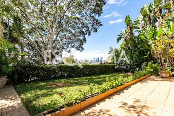 Casa em rua fechada no Jardim Guedala