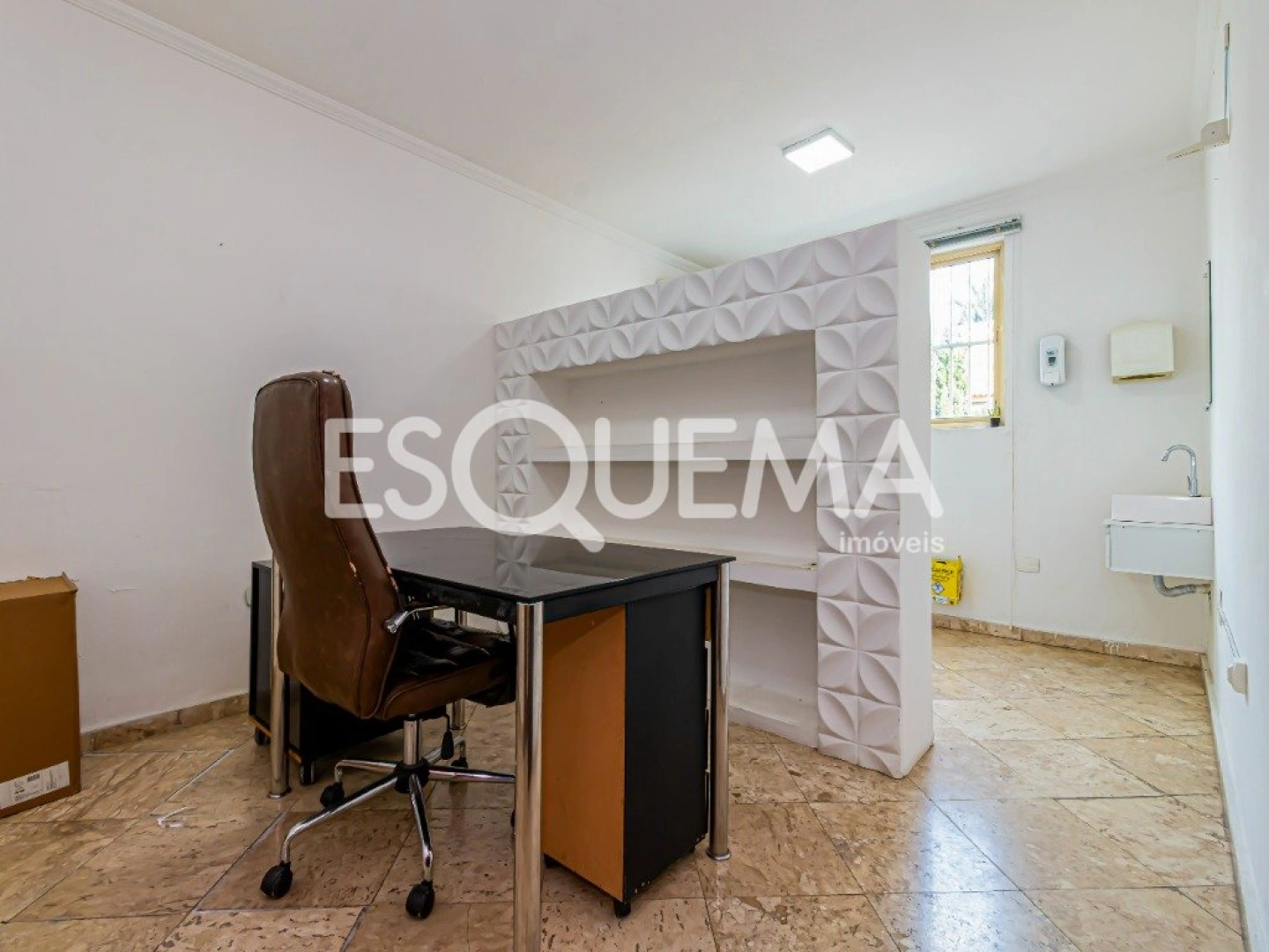 Casa comercial preparada para clínica - Imagem 12