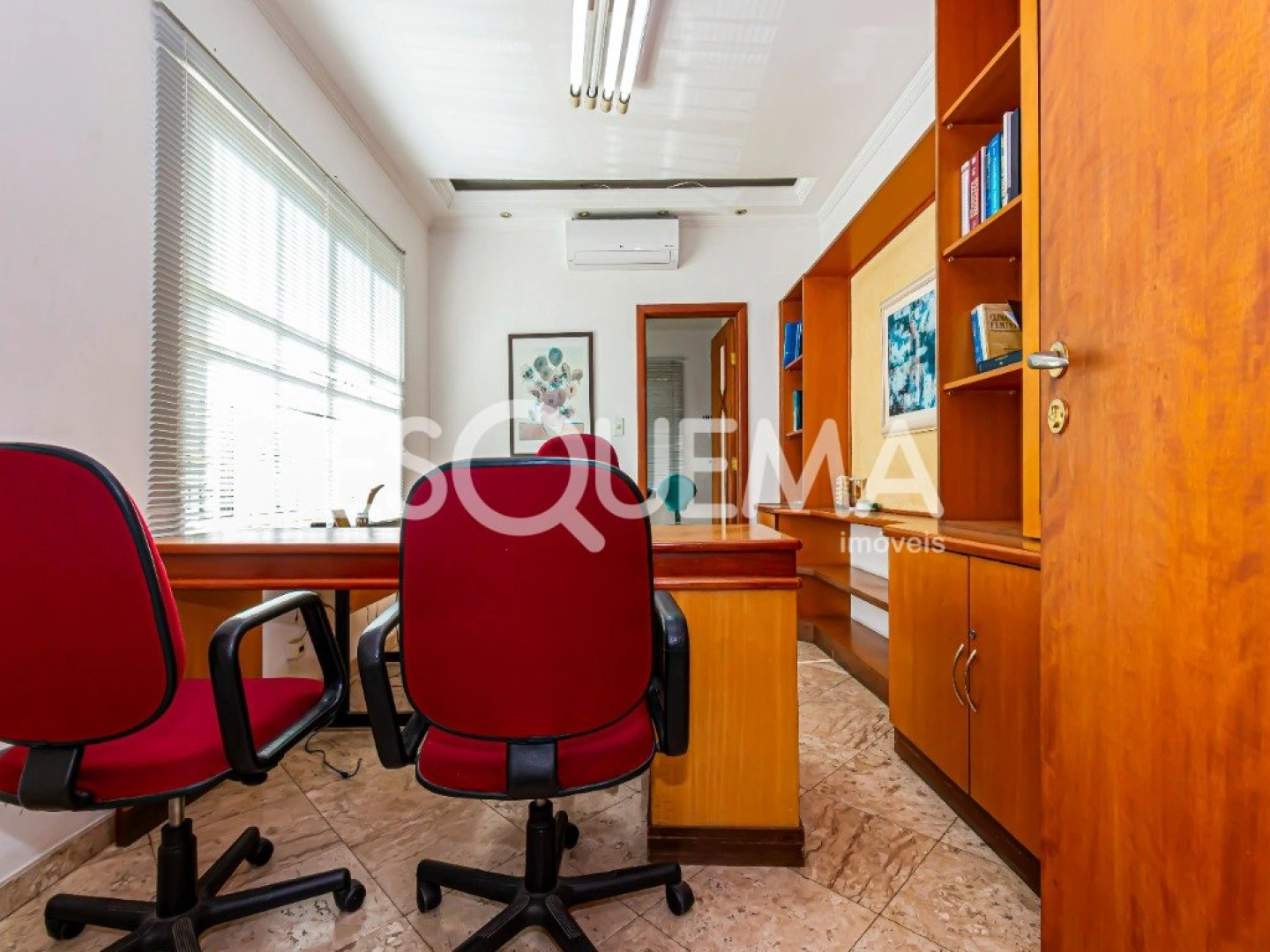 Casa comercial preparada para clínica - Imagem 13