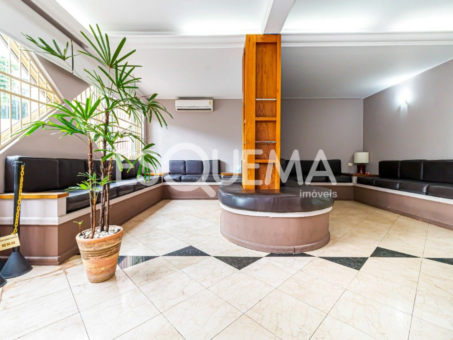 Casa comercial preparada para clínica - Imagem 1