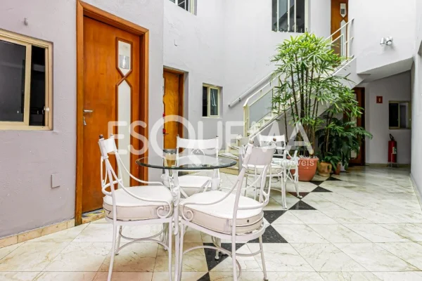 Casa comercial preparada para clínica
