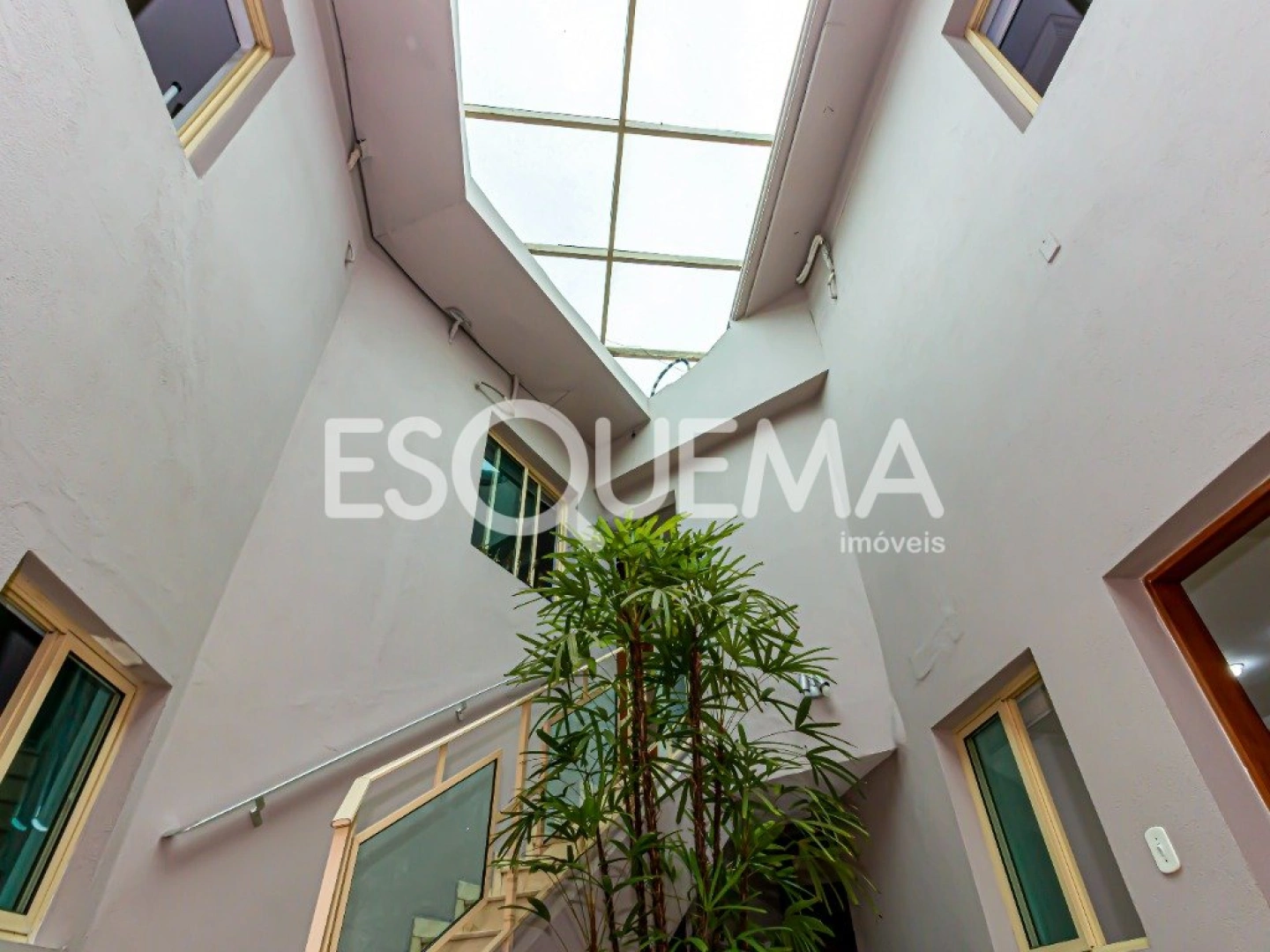 Casa comercial preparada para clínica - Imagem 7