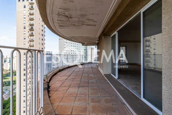Excelente apartamento com 425 m²