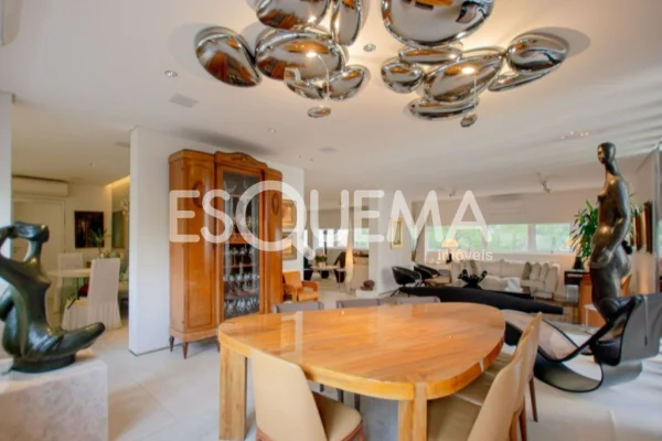 Apartamento reformado em excelente localização