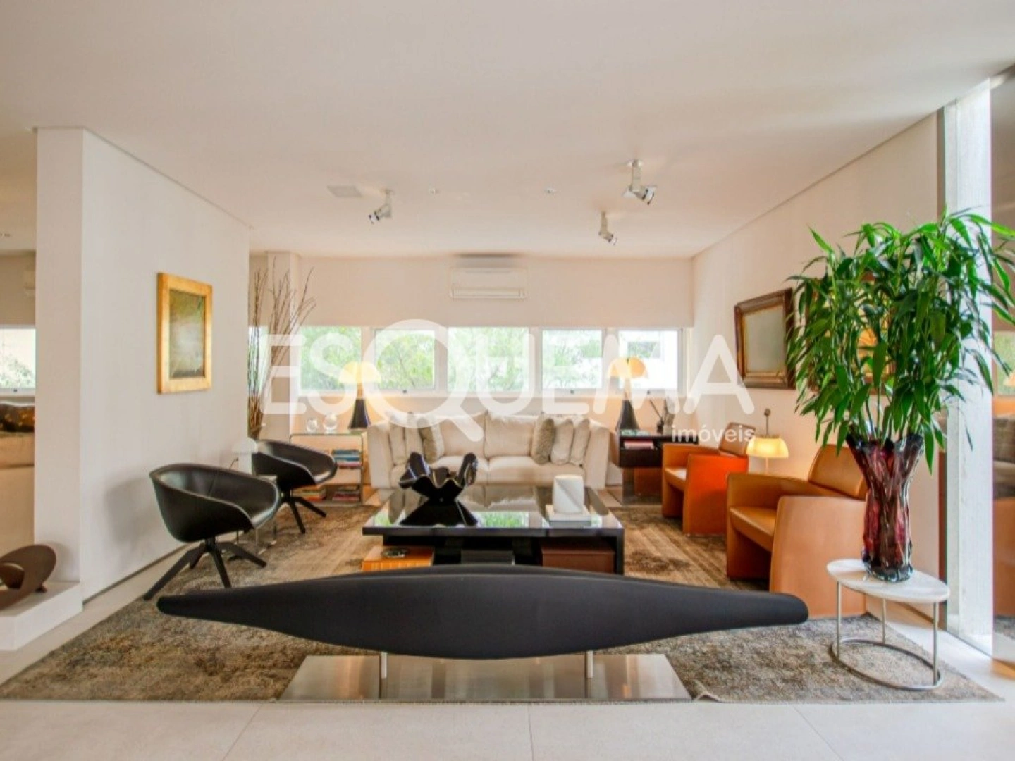 Apartamento reformado em excelente localização - Imagem 2