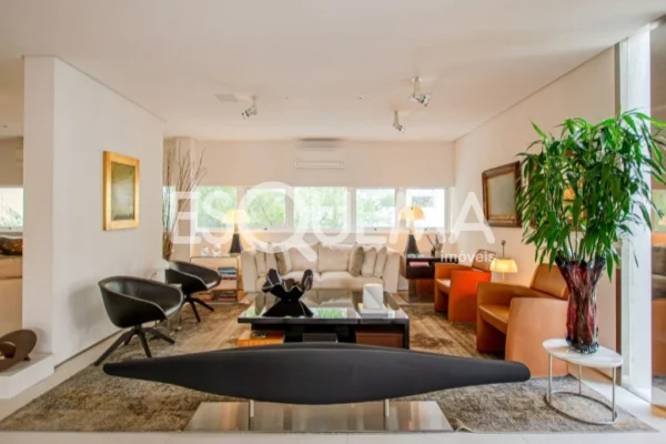 Apartamento reformado em excelente localização