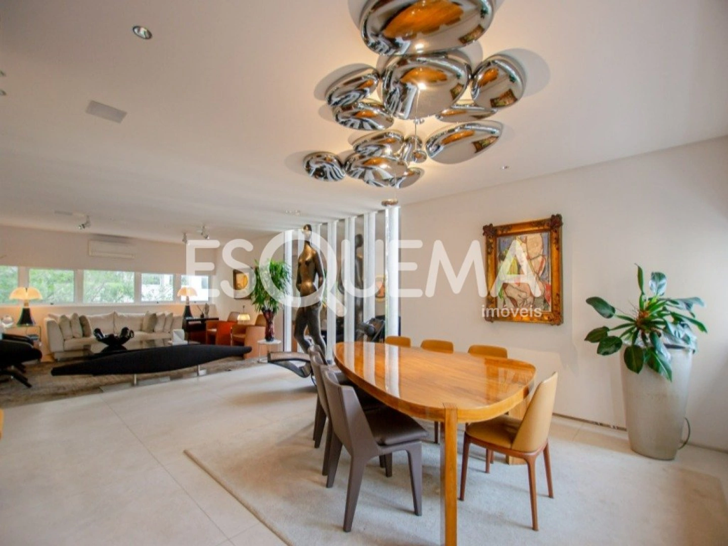 Apartamento reformado em excelente localização - Imagem 3