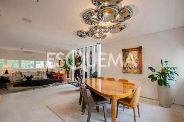 Apartamento reformado em excelente localização