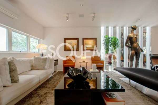 Apartamento reformado em excelente localização