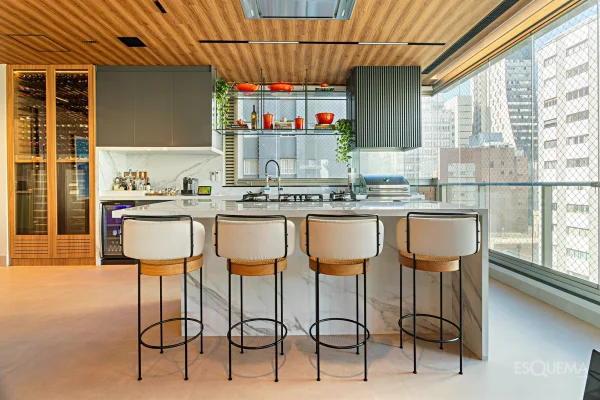 Apartamento próximo à Avenida Paulista com 4 suítes, 4 vagas em prédio novo