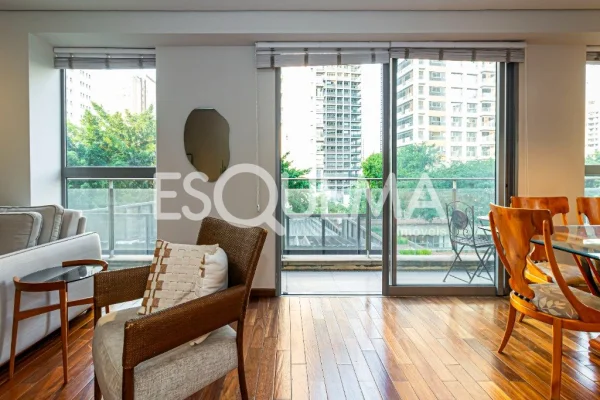 Apartamento reformado em localização cobiçada