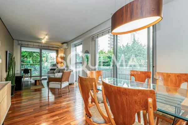 Apartamento reformado em localização cobiçada