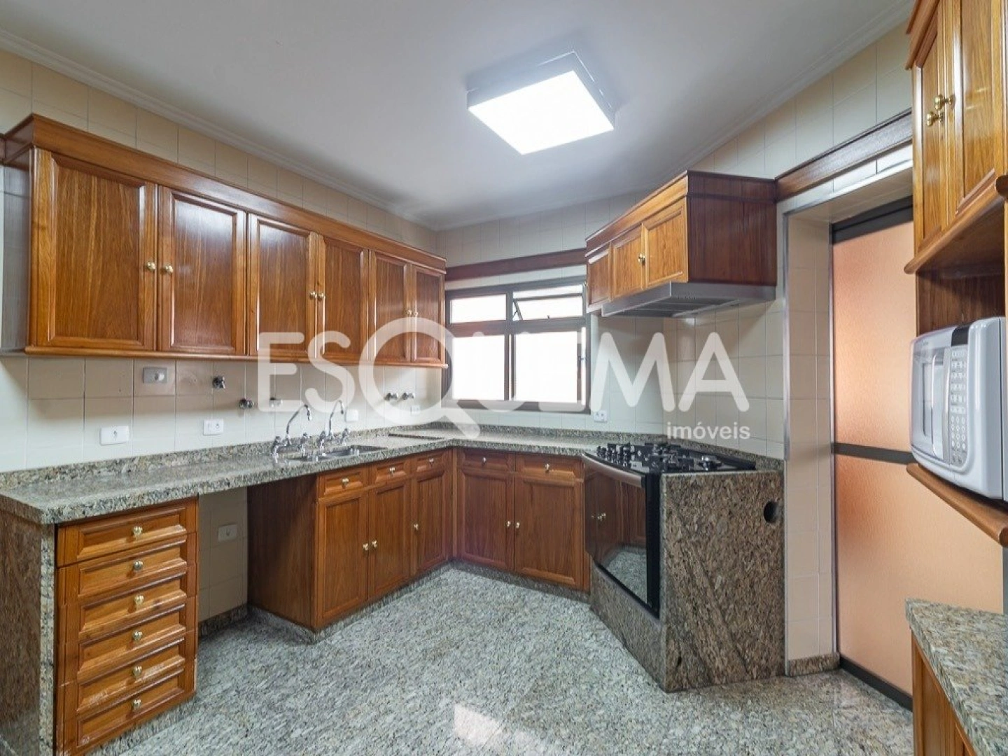 Apartamento à venda em condomínio cobiçado - Imagem 11
