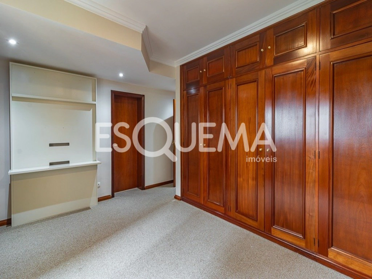Apartamento à venda em condomínio cobiçado - Imagem 13