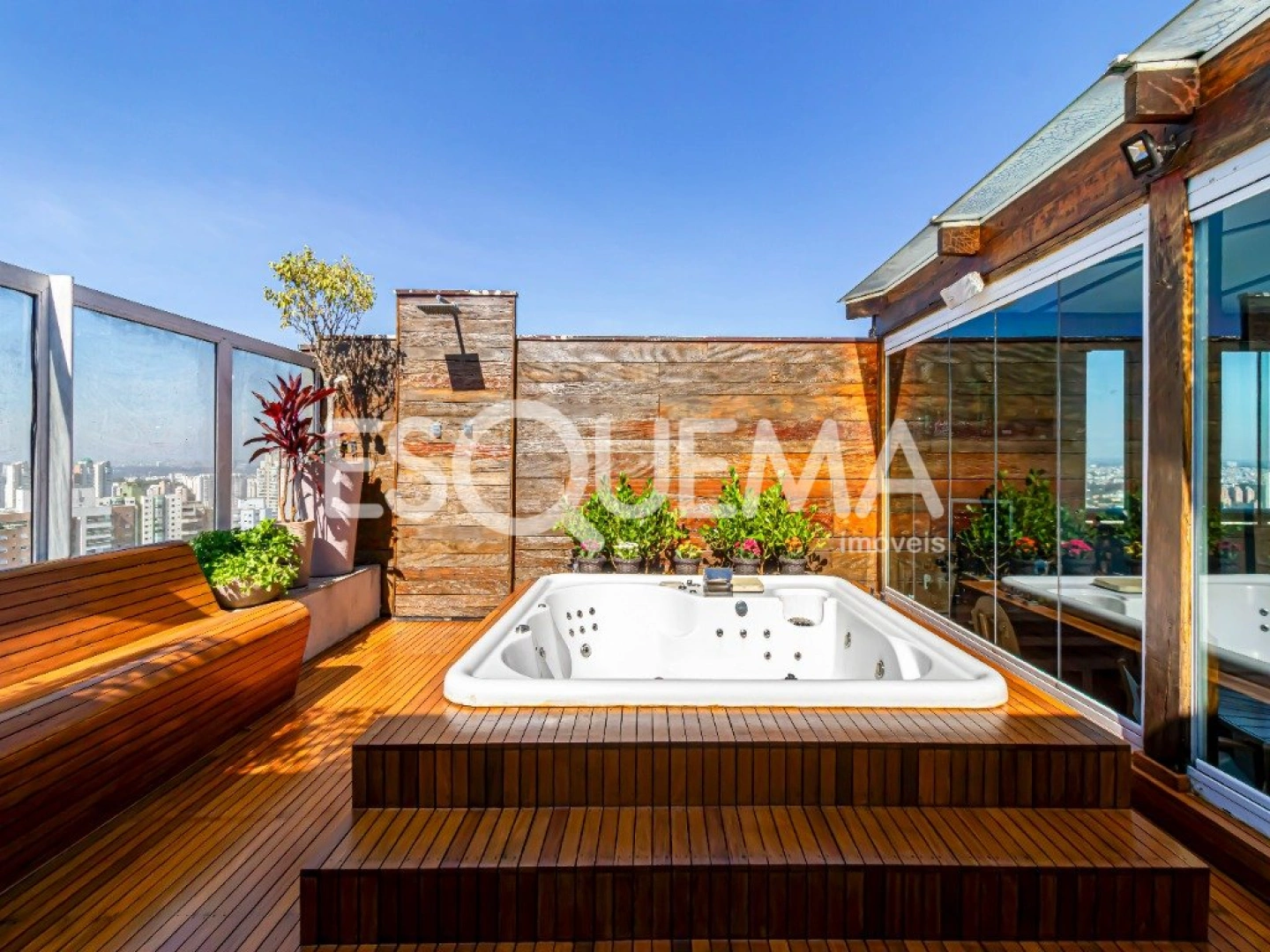 Cobertura duplex com área gourmet e vista privilegiada - Imagem 1