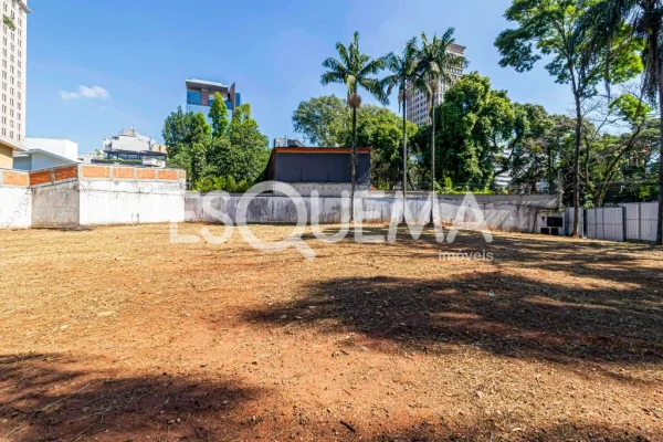 Terreno com 1.900 m² ao lado da Avenida Faria Lima no Jardim Europa