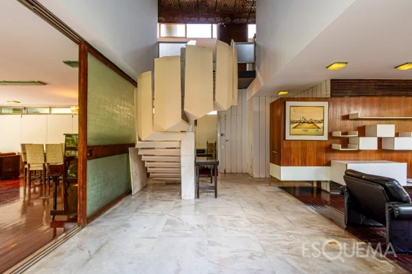 Casa no Jardim Paulista com excelente potencial