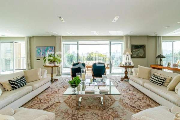 Apartamento com vista para o verde do Jardim Europa