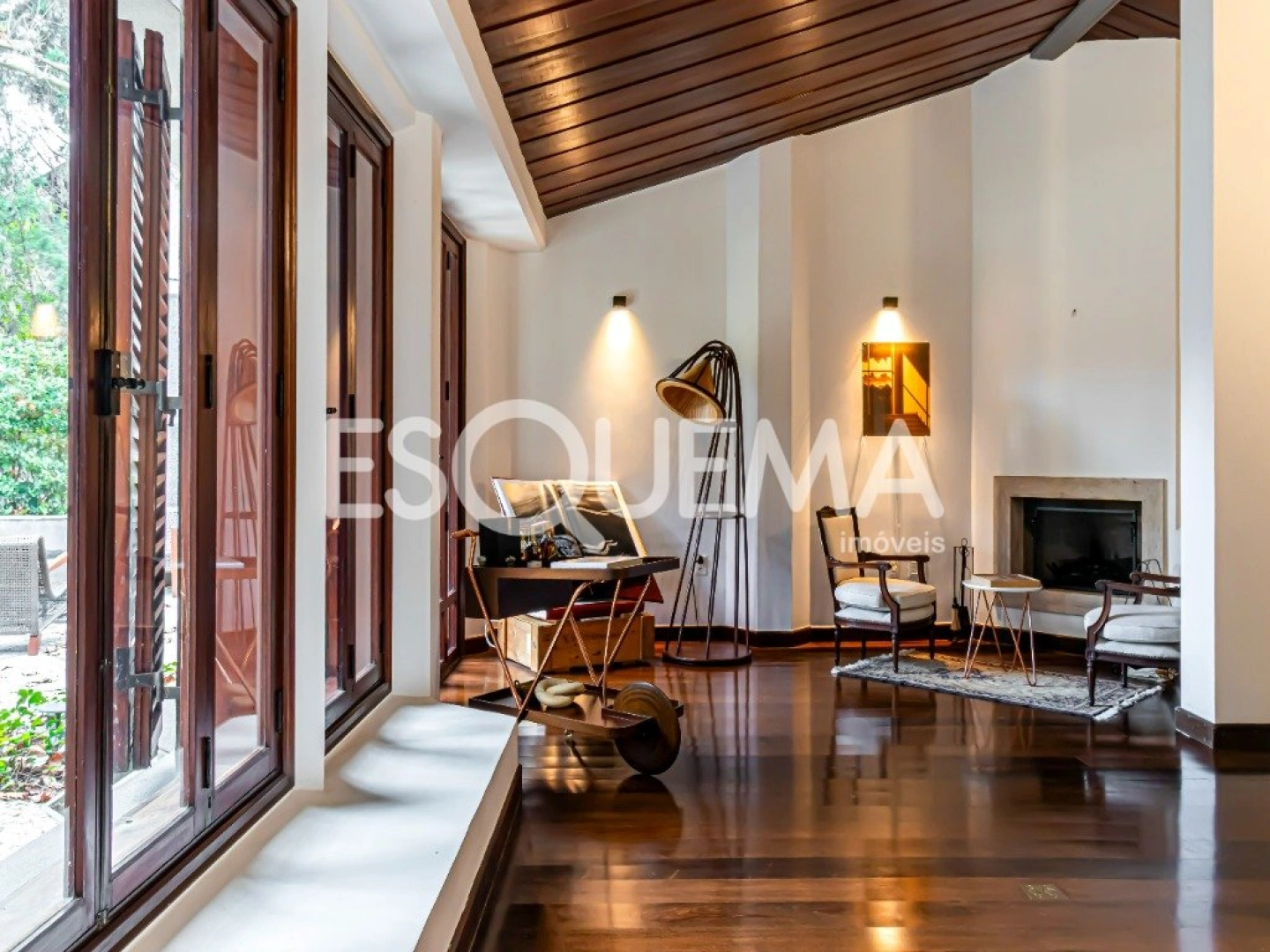 Casa reformada com amplo espaço externo - Imagem 6