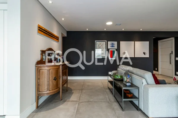 Apartamento com ótima iluminação natural na Vila Olimpia
