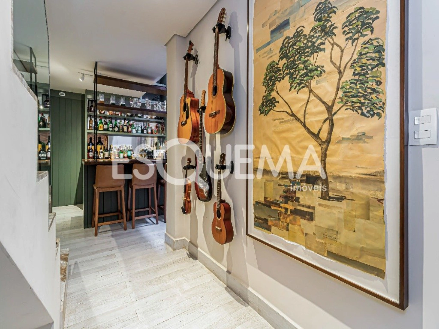 Casa reformada em rua calma e arborizada - Imagem 13