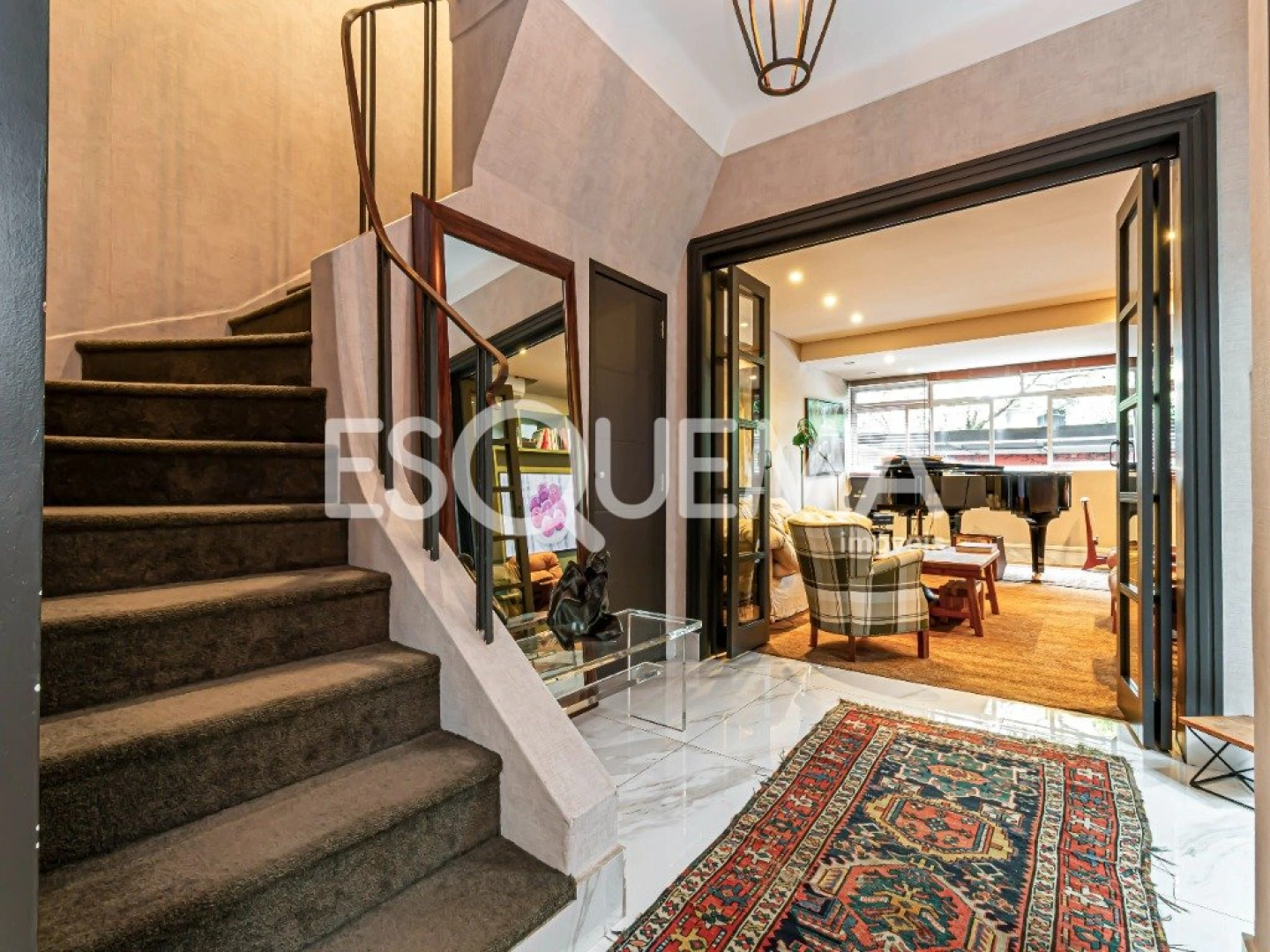 Casa reformada em rua calma e arborizada - Imagem 5